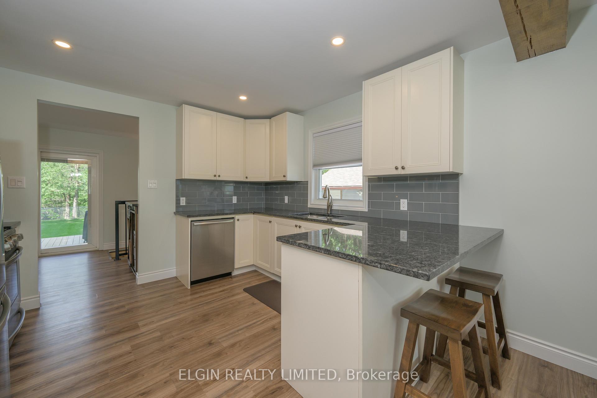 Photo 17 of 102 Edward Street, St. Thomas — HOMEH