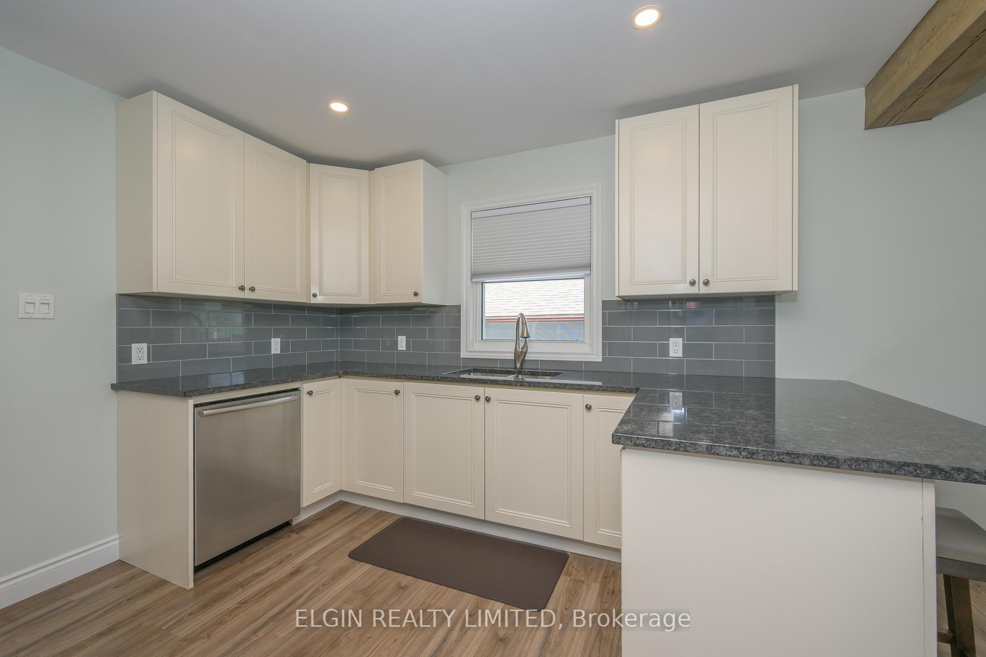 Photo 12 of 102 Edward Street, St. Thomas — HOMEH