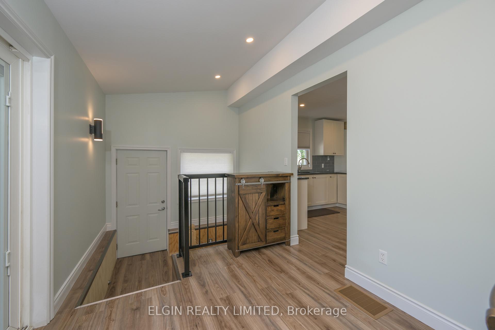 Photo 14 of 102 Edward Street, St. Thomas — HOMEH