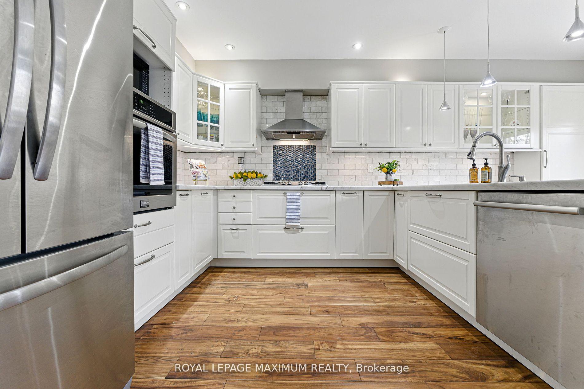Photo 9 of 104 Lookout Point Court, Vaughan, West Woodbridge — HOMEH