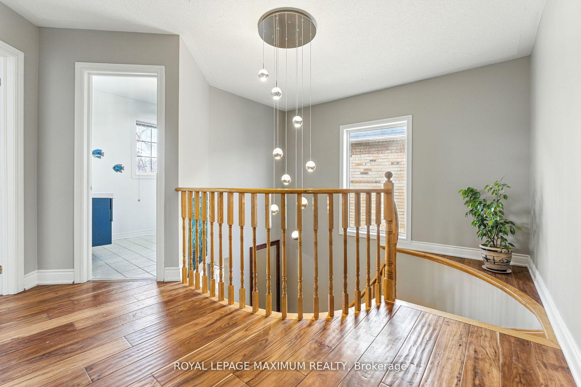 Photo 22 of 104 Lookout Point Court, Vaughan, West Woodbridge — HOMEH