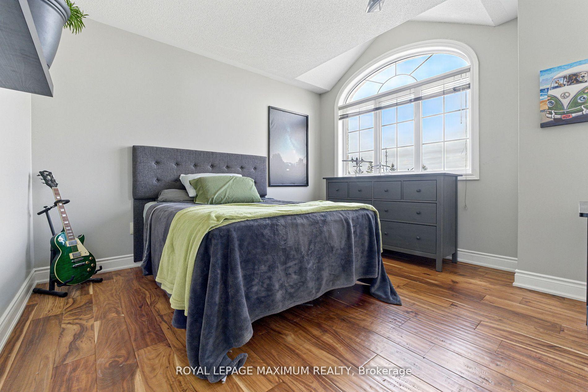 Photo 26 of 104 Lookout Point Court, Vaughan, West Woodbridge — HOMEH