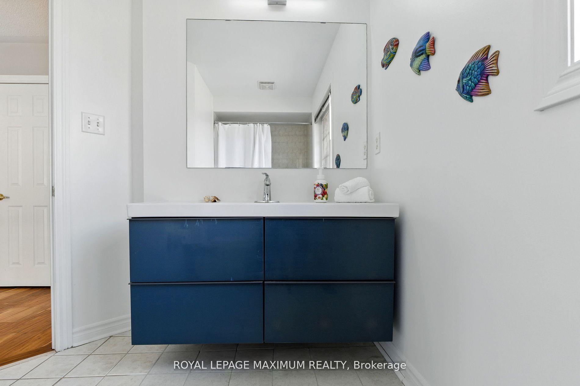Photo 23 of 104 Lookout Point Court, Vaughan, West Woodbridge — HOMEH