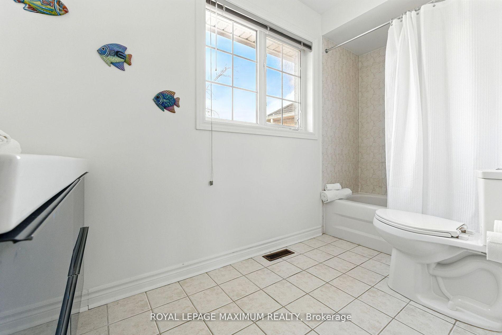 Photo 24 of 104 Lookout Point Court, Vaughan, West Woodbridge — HOMEH