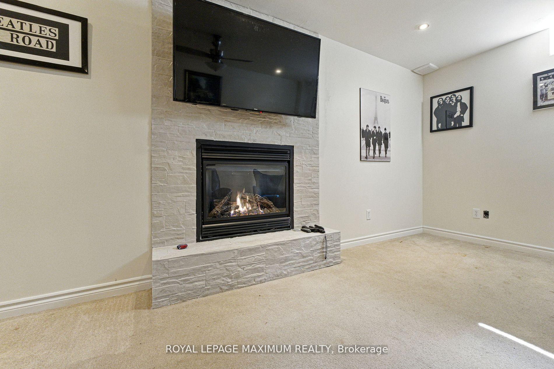 Photo 35 of 104 Lookout Point Court, Vaughan, West Woodbridge — HOMEH