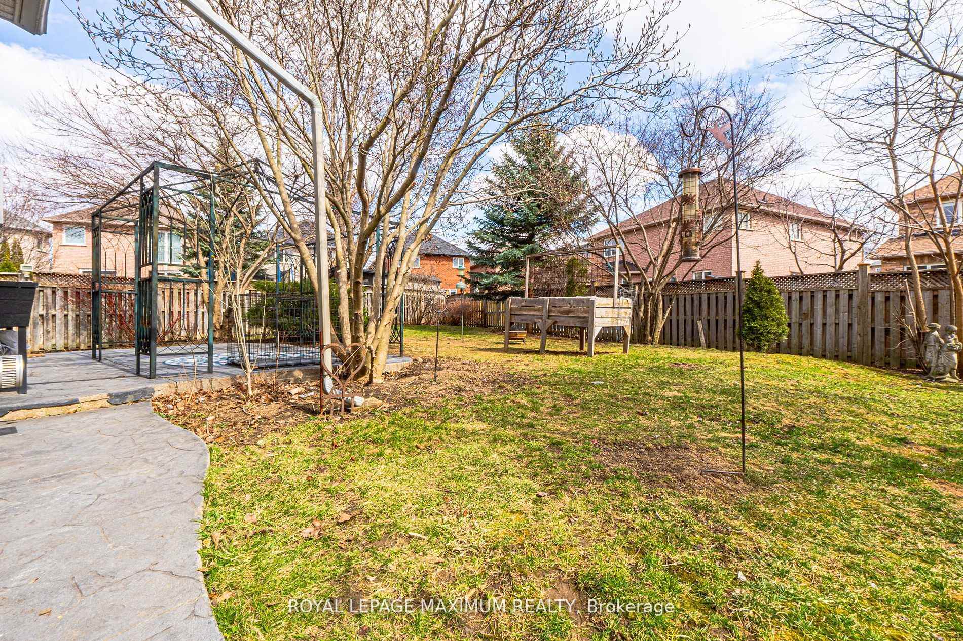 Photo 34 of 104 Lookout Point Court, Vaughan, West Woodbridge — HOMEH