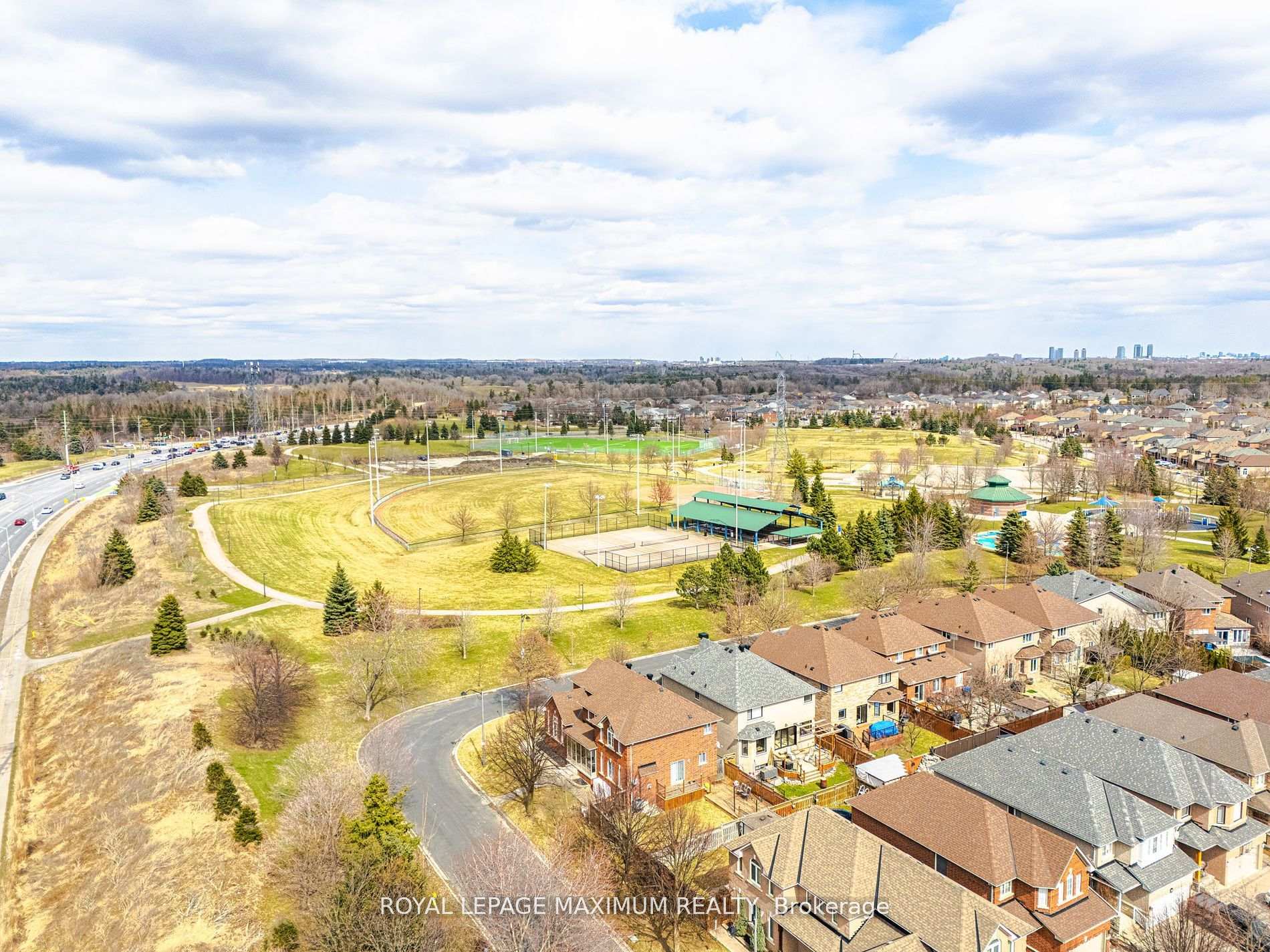 Photo 46 of 104 Lookout Point Court, Vaughan, West Woodbridge — HOMEH