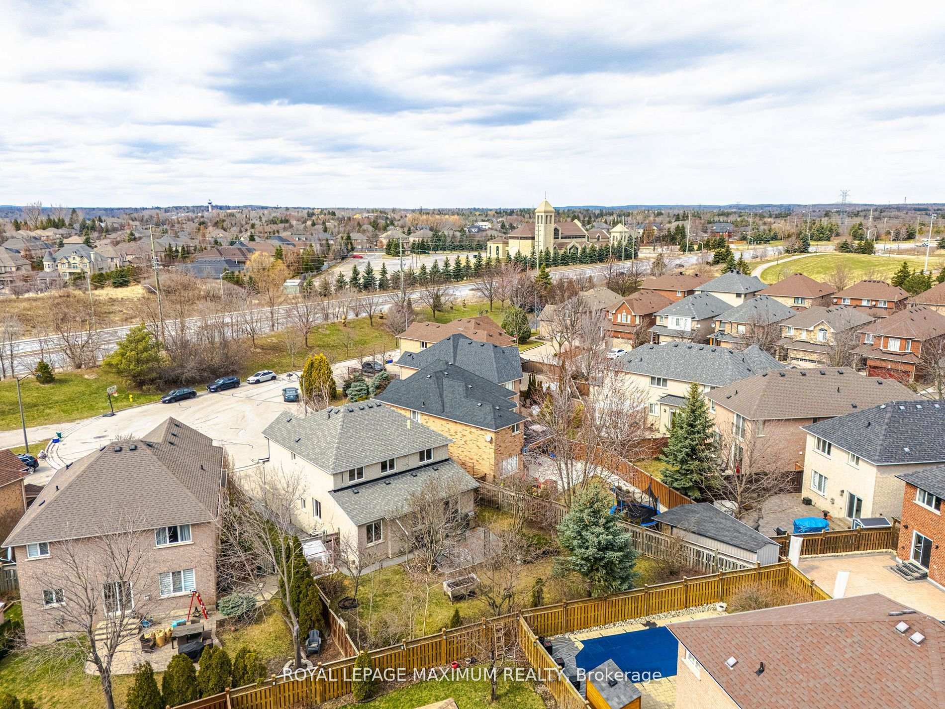 Photo 43 of 104 Lookout Point Court, Vaughan, West Woodbridge — HOMEH