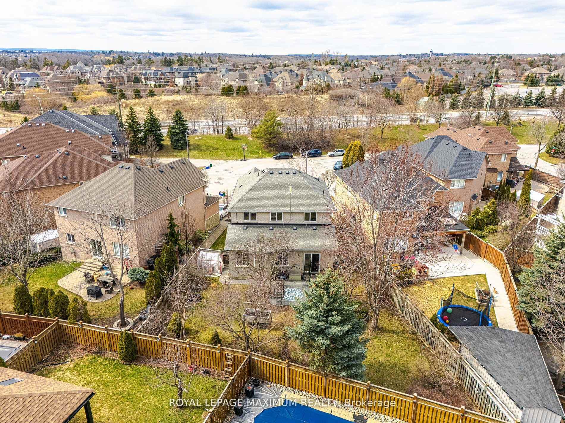 Photo 44 of 104 Lookout Point Court, Vaughan, West Woodbridge — HOMEH