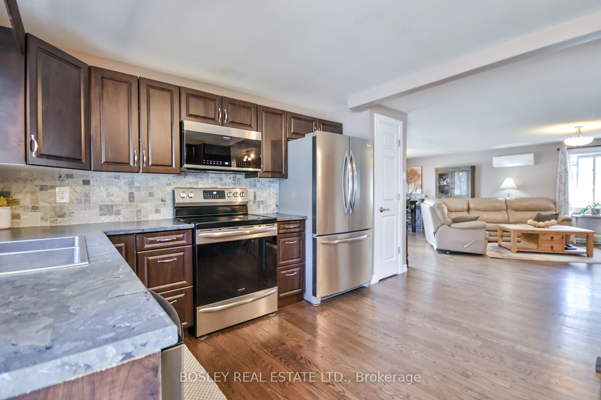 Photo 7 of 291 Otter Crescent, Midland — HOMEH