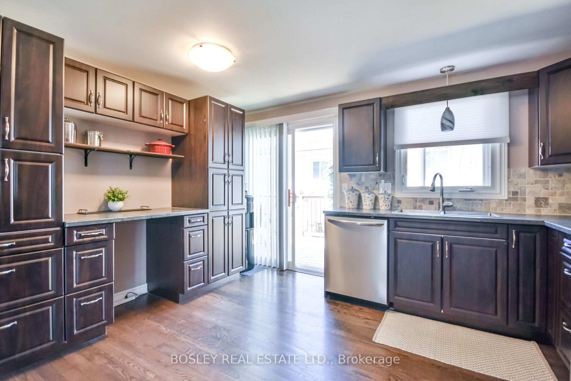 Photo 9 of 291 Otter Crescent, Midland — HOMEH