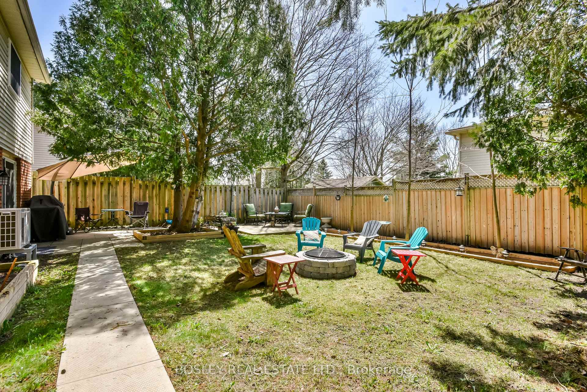 Photo 5 of 291 Otter Crescent, Midland — HOMEH