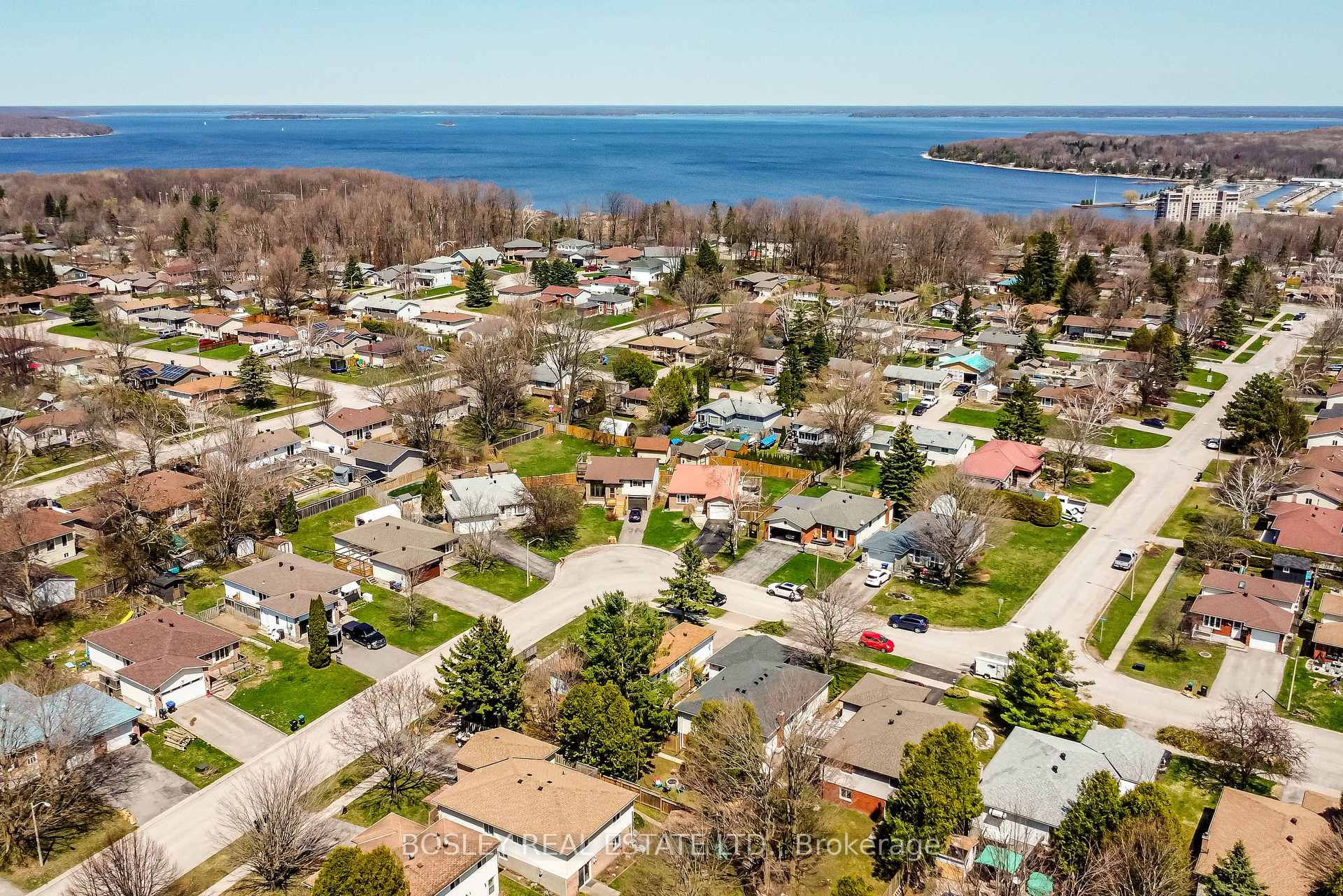 Photo 16 of 291 Otter Crescent, Midland — HOMEH