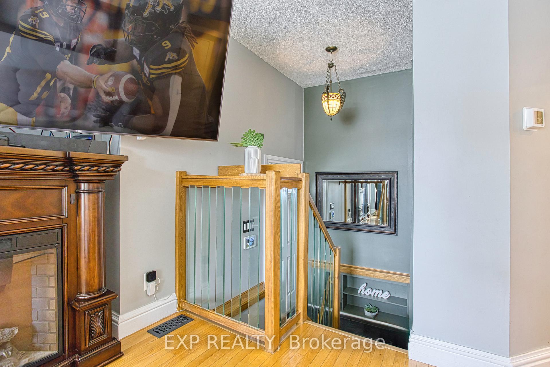 Photo 4 of 335 Fairfield Avenue, Hamilton, Homeside — HOMEH