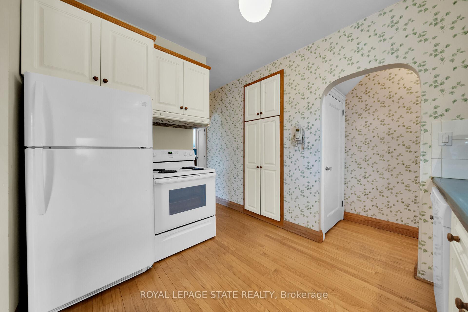 Photo 9 of 37 Mercer Street, Hamilton, Dundas — HOMEH