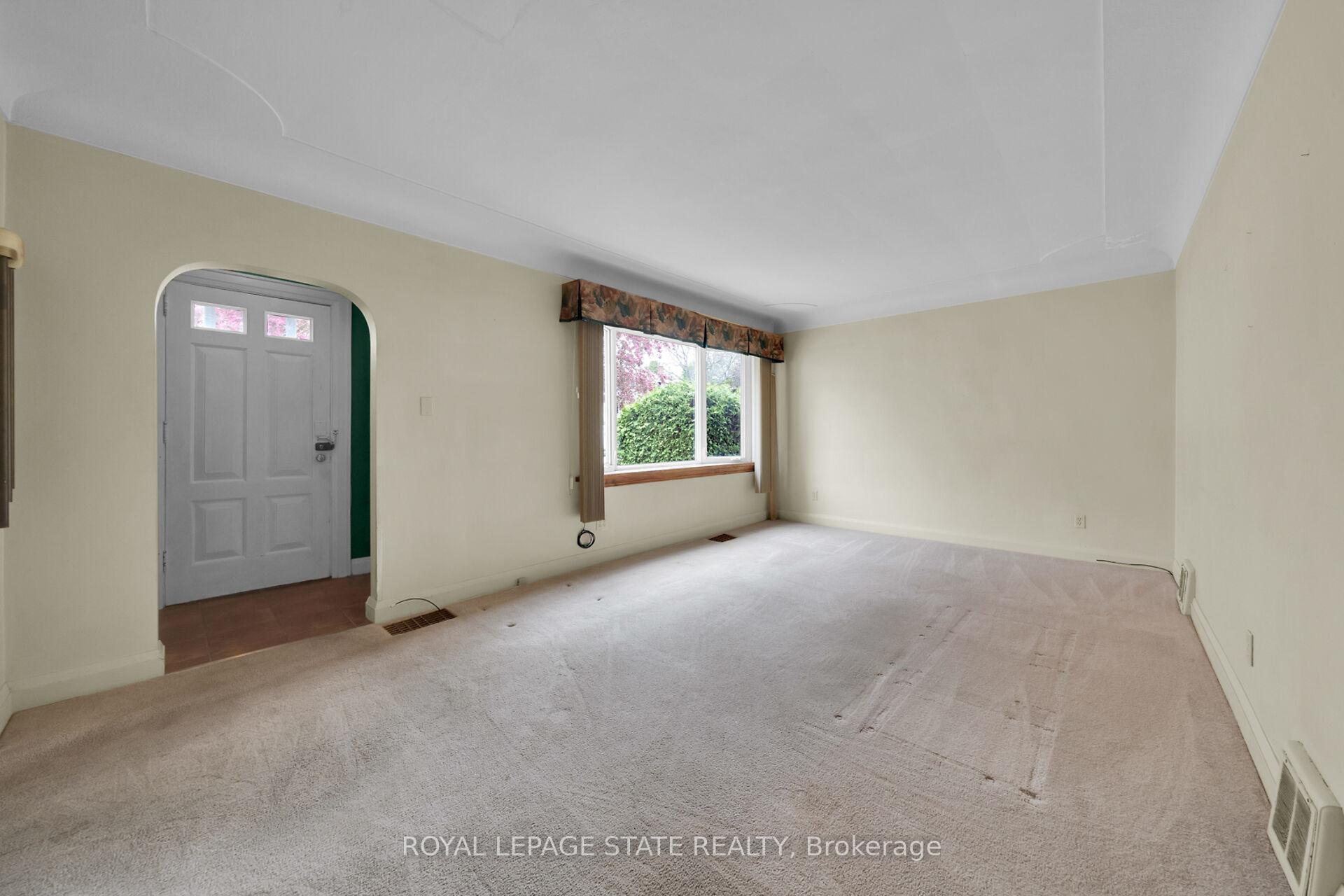 Photo 8 of 37 Mercer Street, Hamilton, Dundas — HOMEH