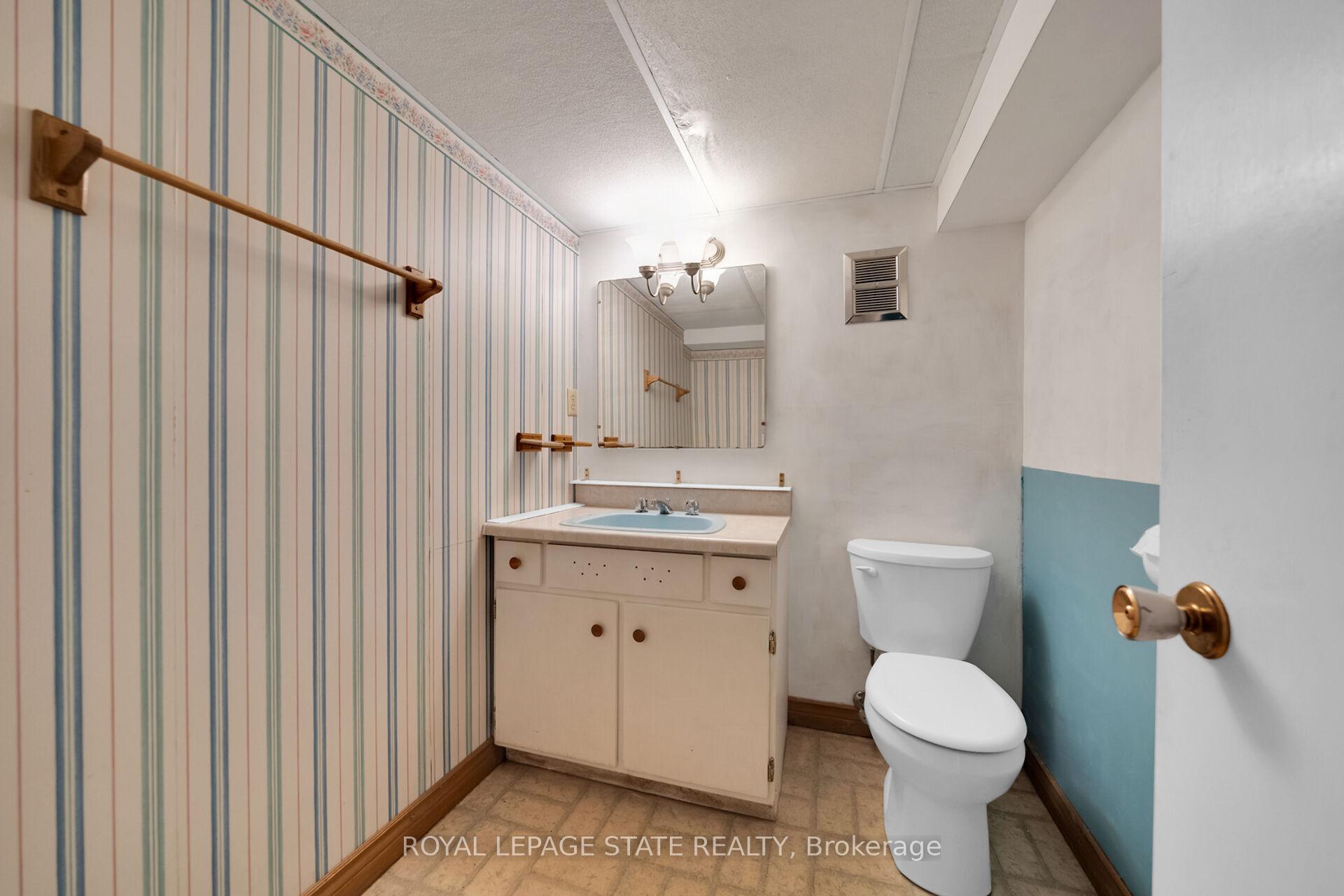 Photo 28 of 37 Mercer Street, Hamilton, Dundas — HOMEH