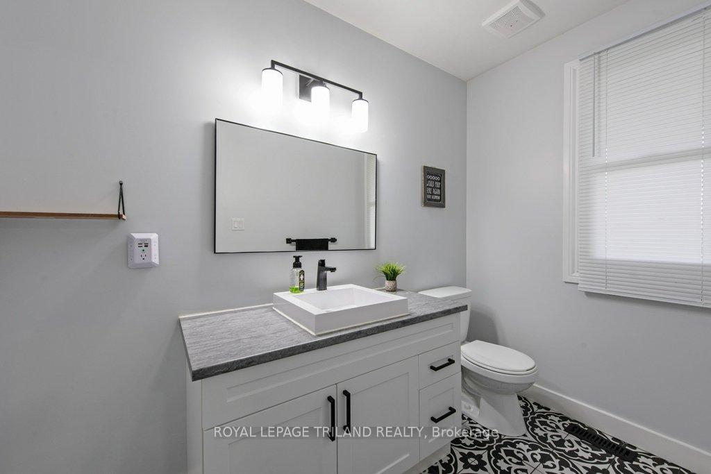 Photo 22 of 18 Penhale Avenue, St. Thomas — HOMEH