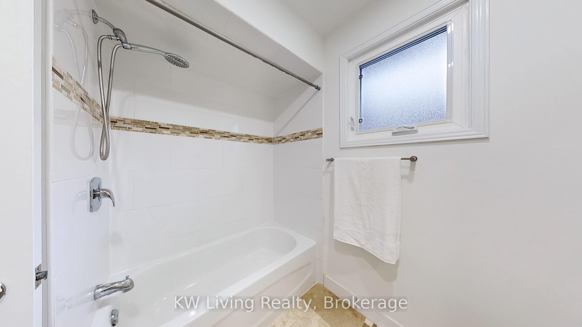 Photo 15 of 60 Graham Crescent, Markham, Raymerville — HOMEH