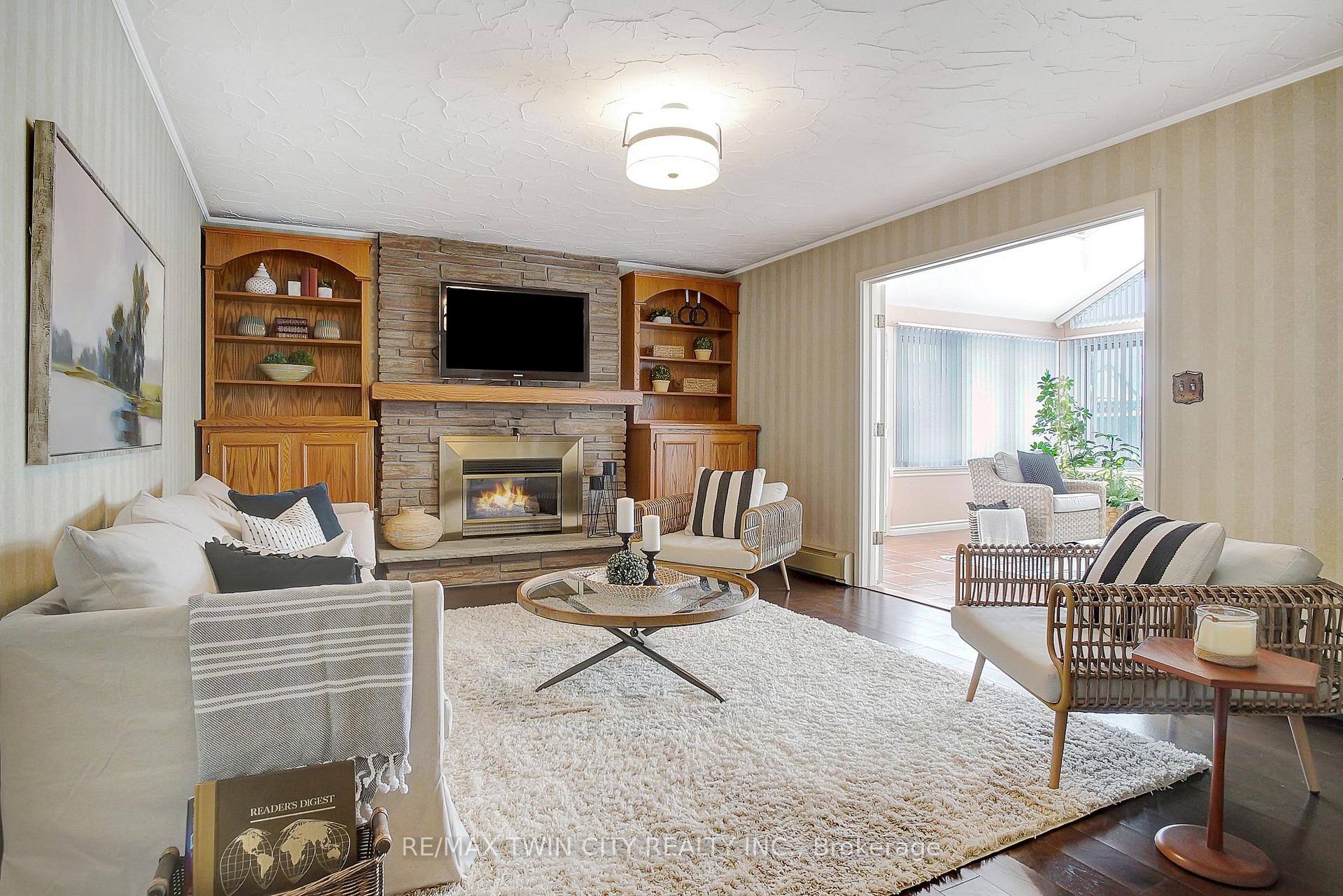 Photo 35 of 28 Upper Canada Place, Kitchener — HOMEH