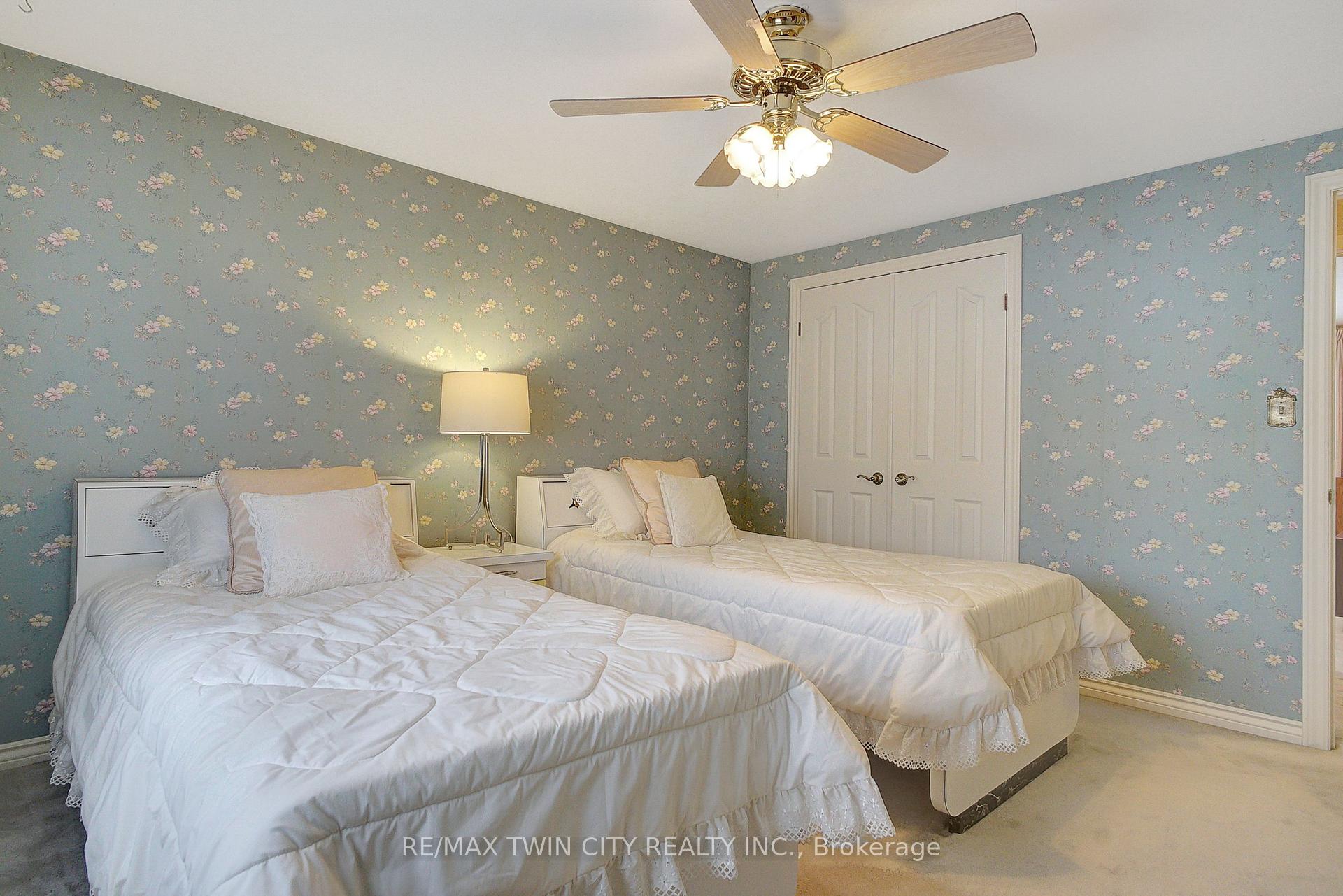 Photo 32 of 28 Upper Canada Place, Kitchener — HOMEH