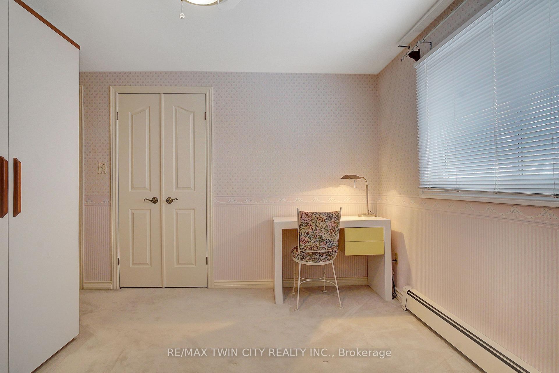 Photo 33 of 28 Upper Canada Place, Kitchener — HOMEH