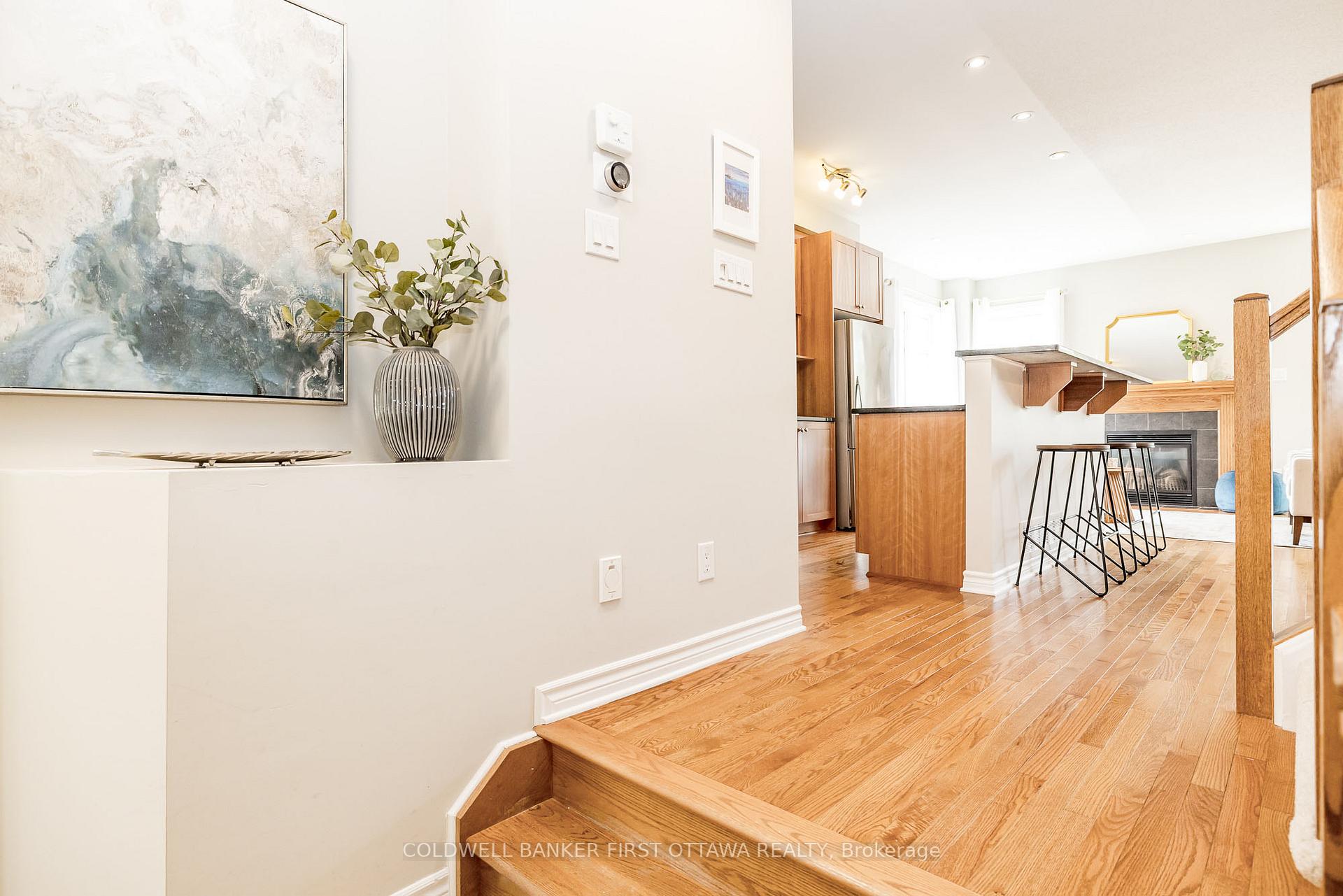 Photo 3 of 109 Mojave Crescent, Ottawa, Stittsville (North) — HOMEH