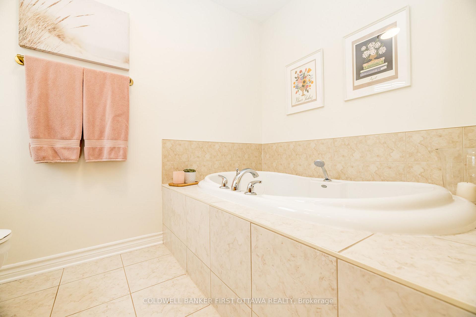 Photo 17 of 109 Mojave Crescent, Ottawa, Stittsville (North) — HOMEH