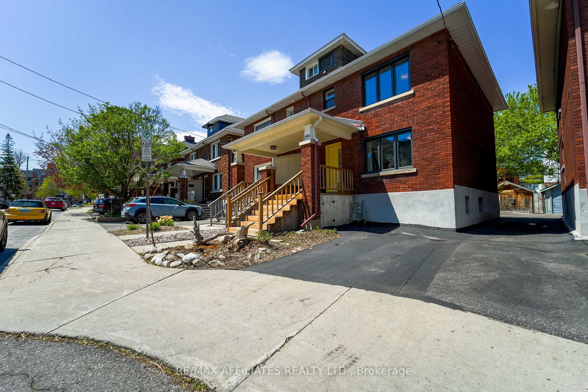 Photo 3 of 299 Flora Street, Ottawa, Ottawa Centre — HOMEH