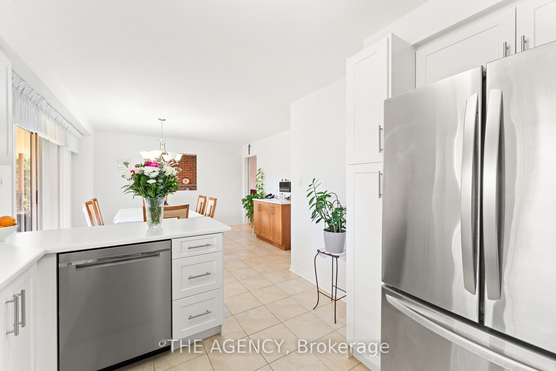 Photo 13 of 46 Jeanne Drive, Vaughan, East Woodbridge — HOMEH