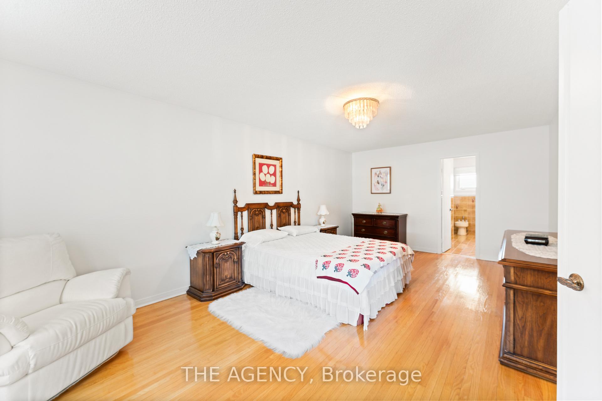 Photo 12 of 46 Jeanne Drive, Vaughan, East Woodbridge — HOMEH