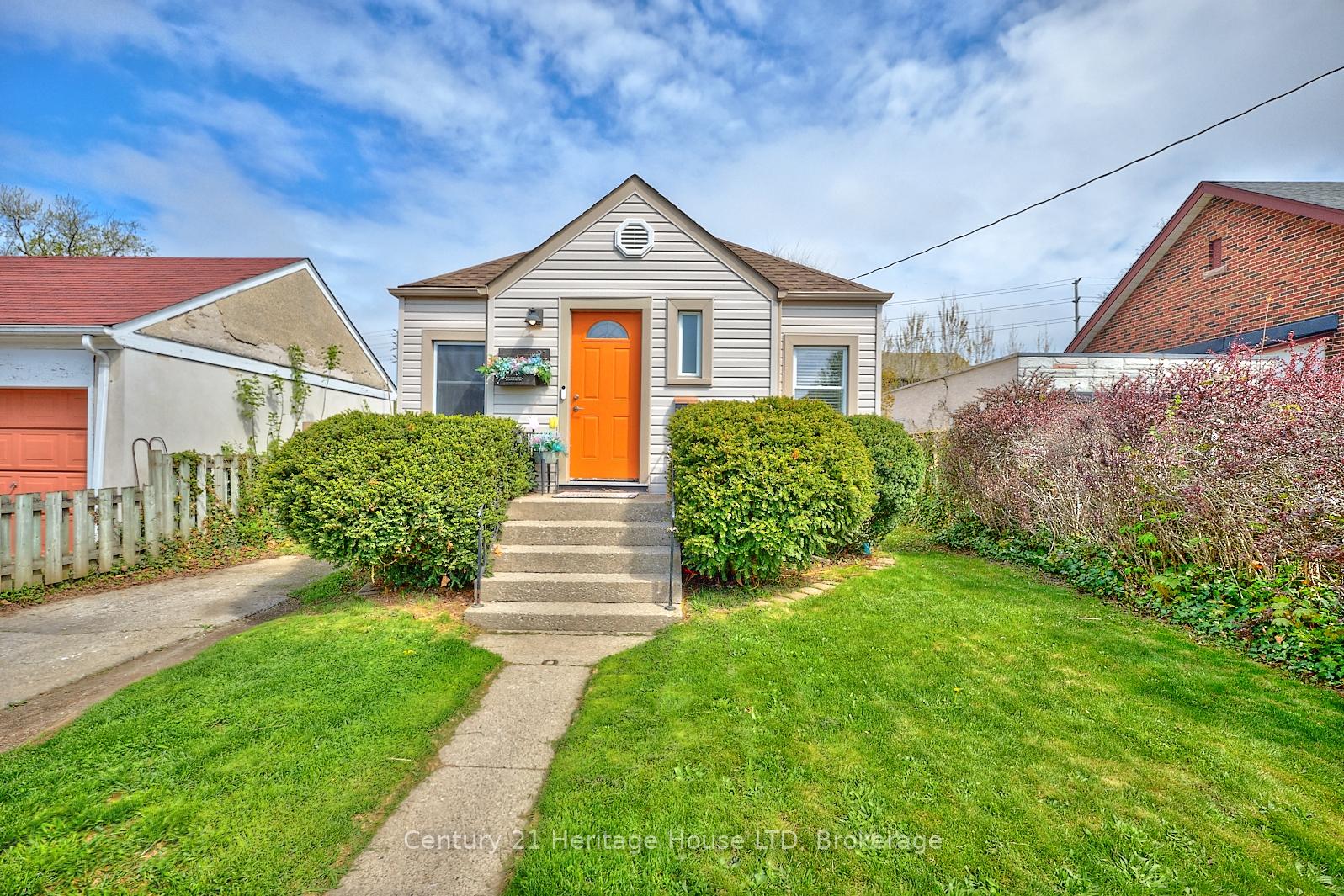 Photo 4 of 21 Spruce Street, St. Catharines, Downtown — HOMEH