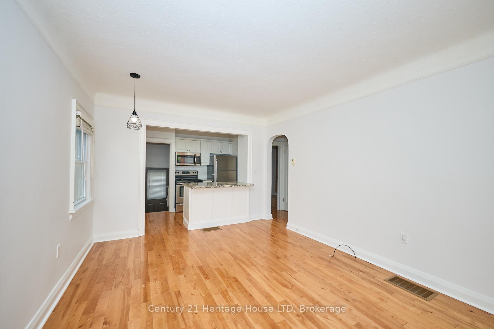 Photo 17 of 21 Spruce Street, St. Catharines, Downtown — HOMEH