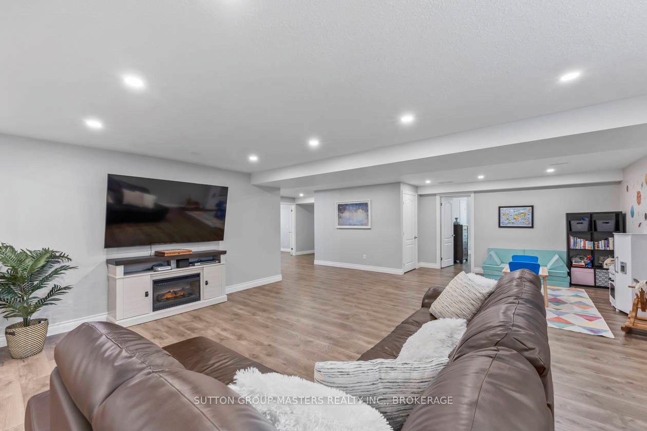 Photo 36 of 151 Rose Abbey Drive, Kingston, Kingston East (Incl Barret Crt) — HOMEH