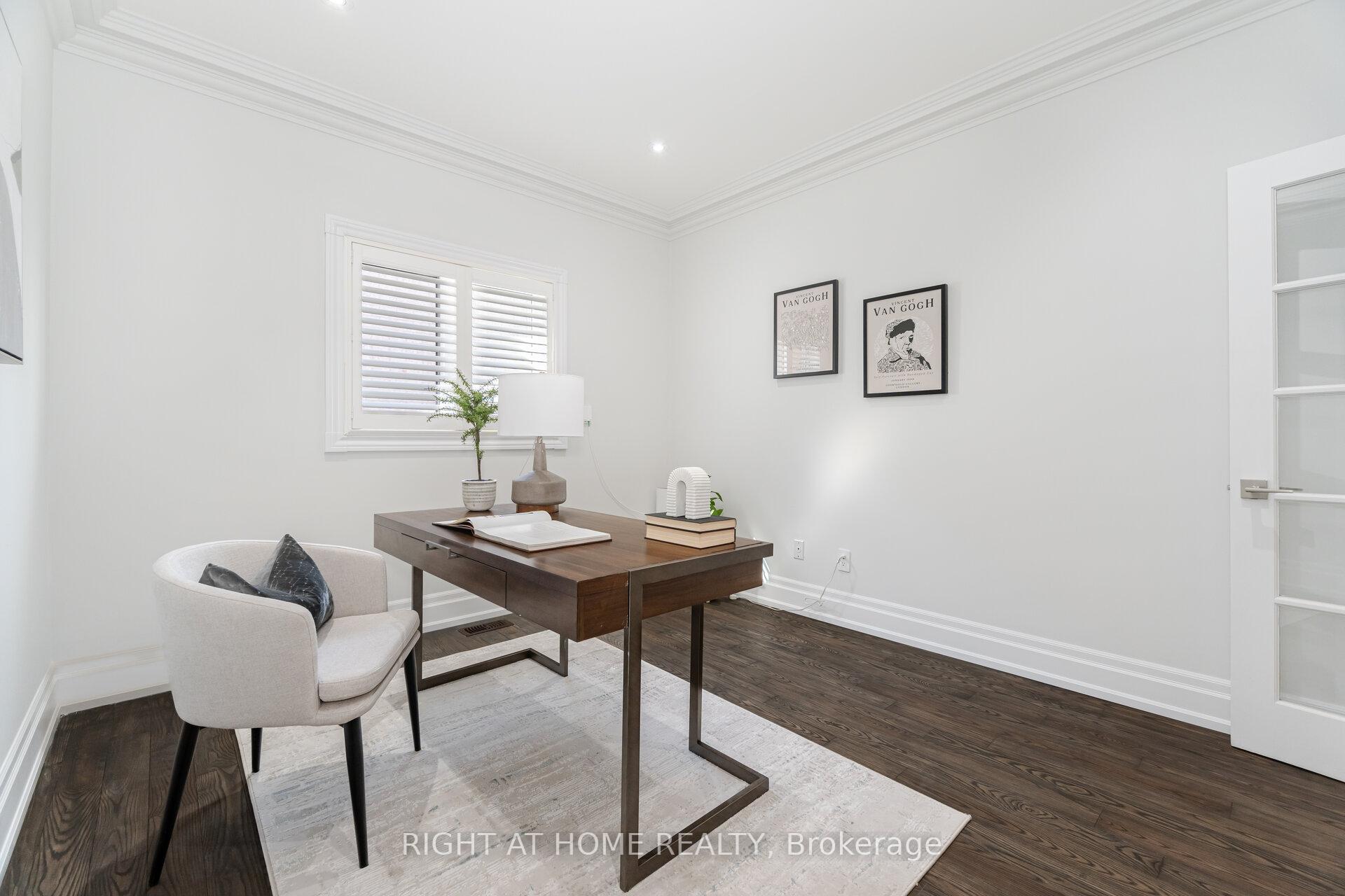 Photo 4 of 110 Green Manor Crescent, Vaughan, East Woodbridge — HOMEH