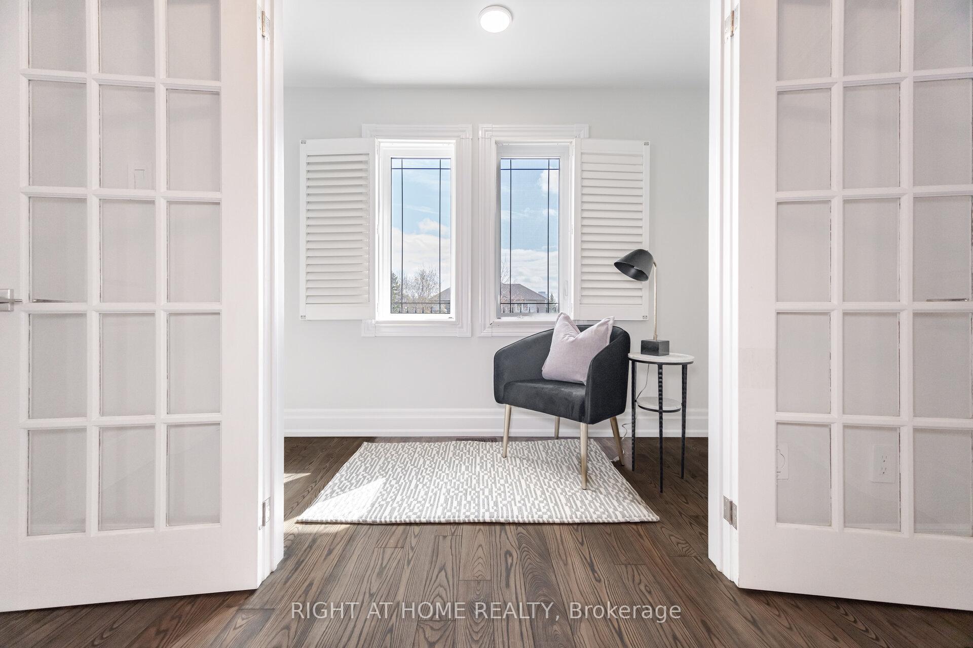 Photo 14 of 110 Green Manor Crescent, Vaughan, East Woodbridge — HOMEH