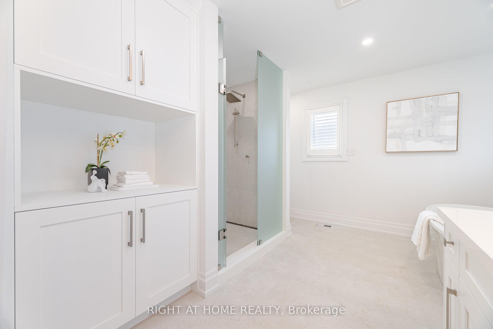 Photo 15 of 110 Green Manor Crescent, Vaughan, East Woodbridge — HOMEH