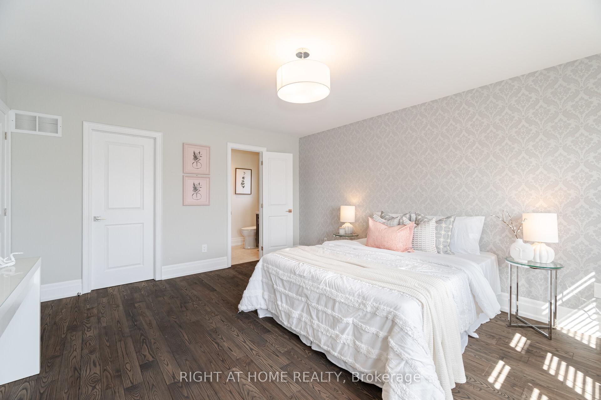 Photo 36 of 110 Green Manor Crescent, Vaughan, East Woodbridge — HOMEH