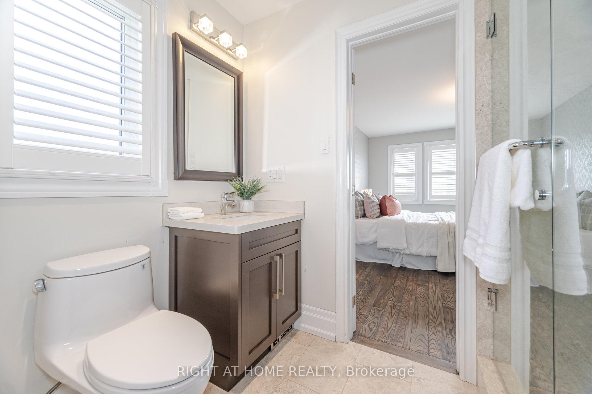 Photo 35 of 110 Green Manor Crescent, Vaughan, East Woodbridge — HOMEH