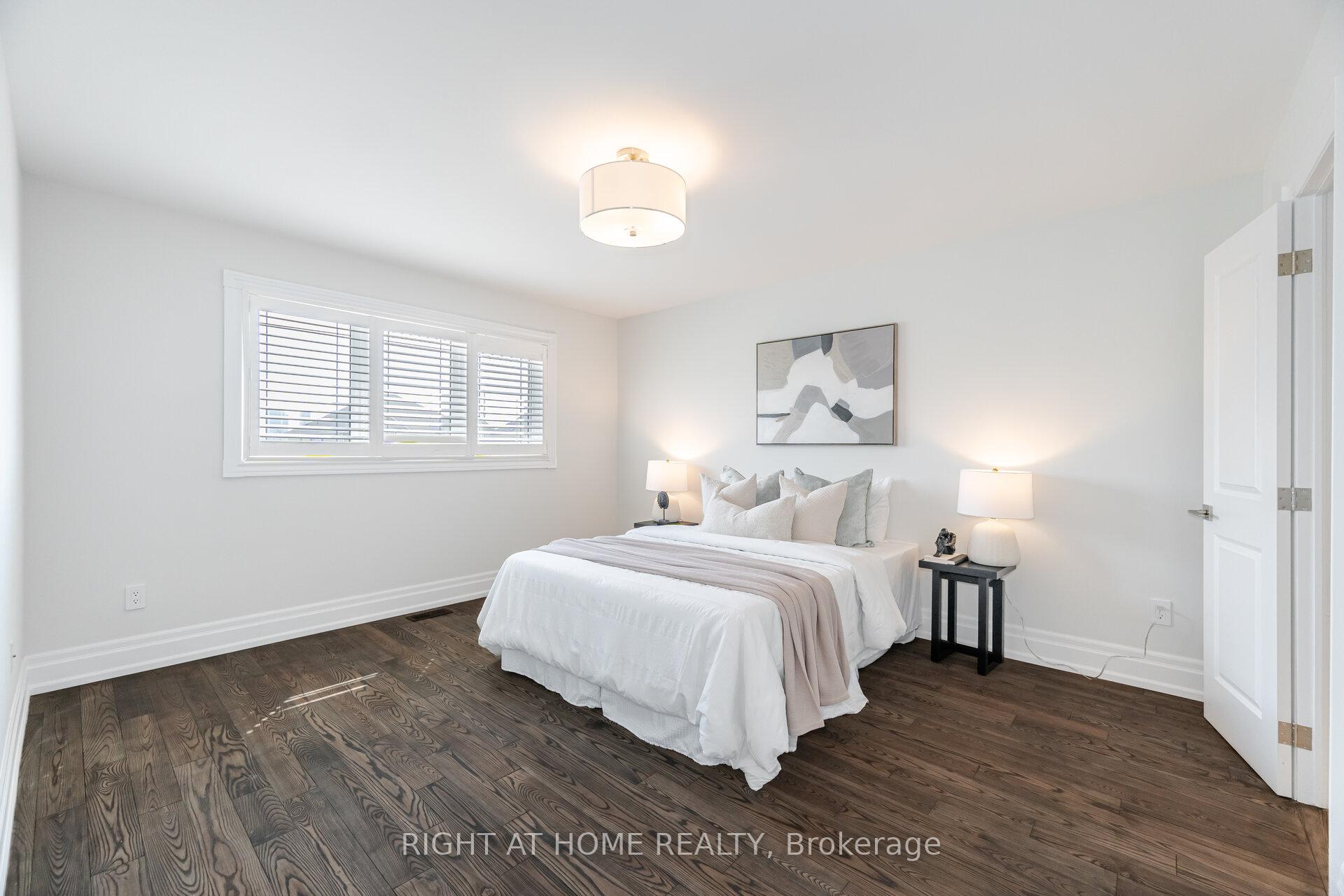Photo 31 of 110 Green Manor Crescent, Vaughan, East Woodbridge — HOMEH