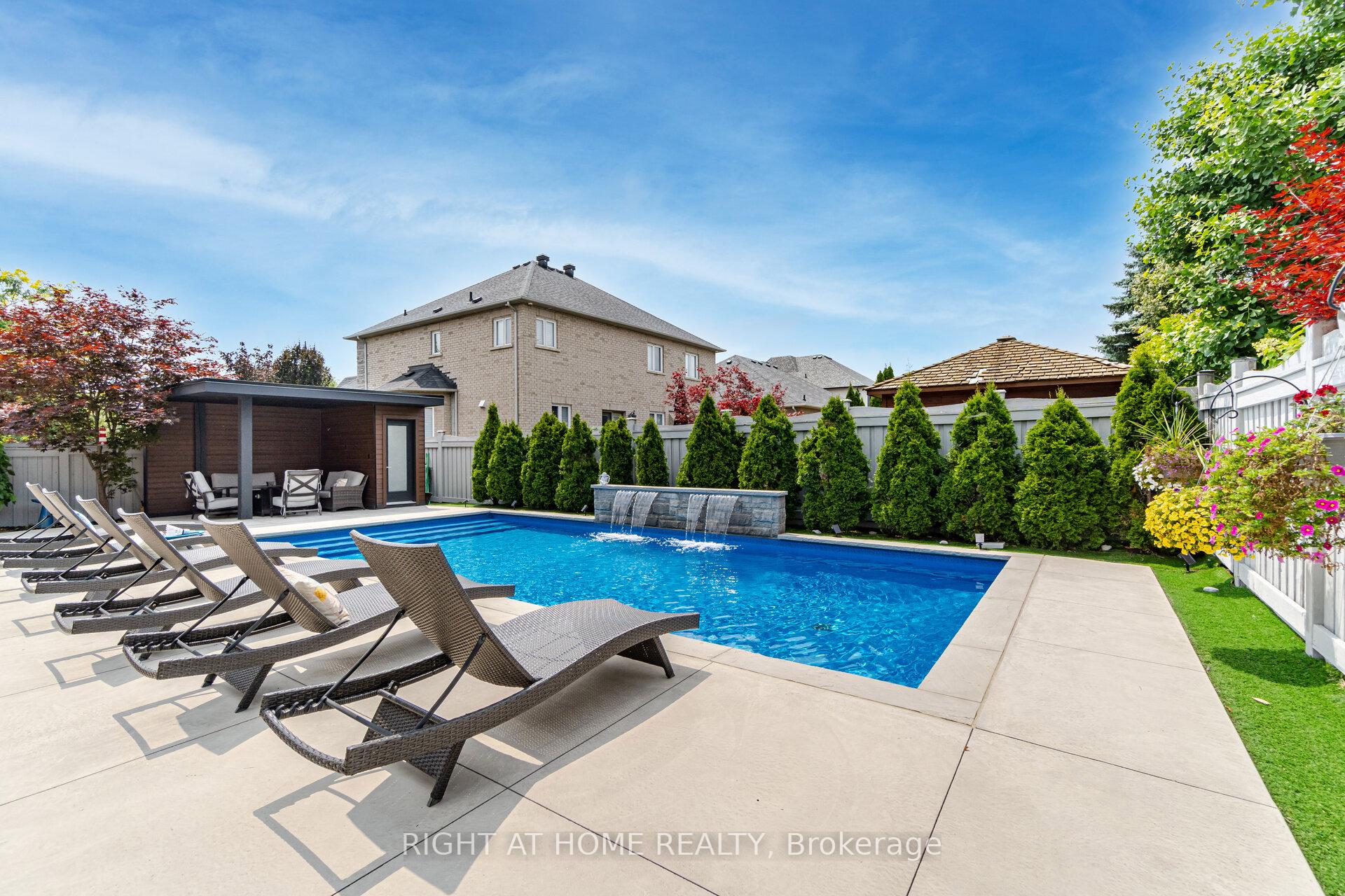 Photo 46 of 110 Green Manor Crescent, Vaughan, East Woodbridge — HOMEH