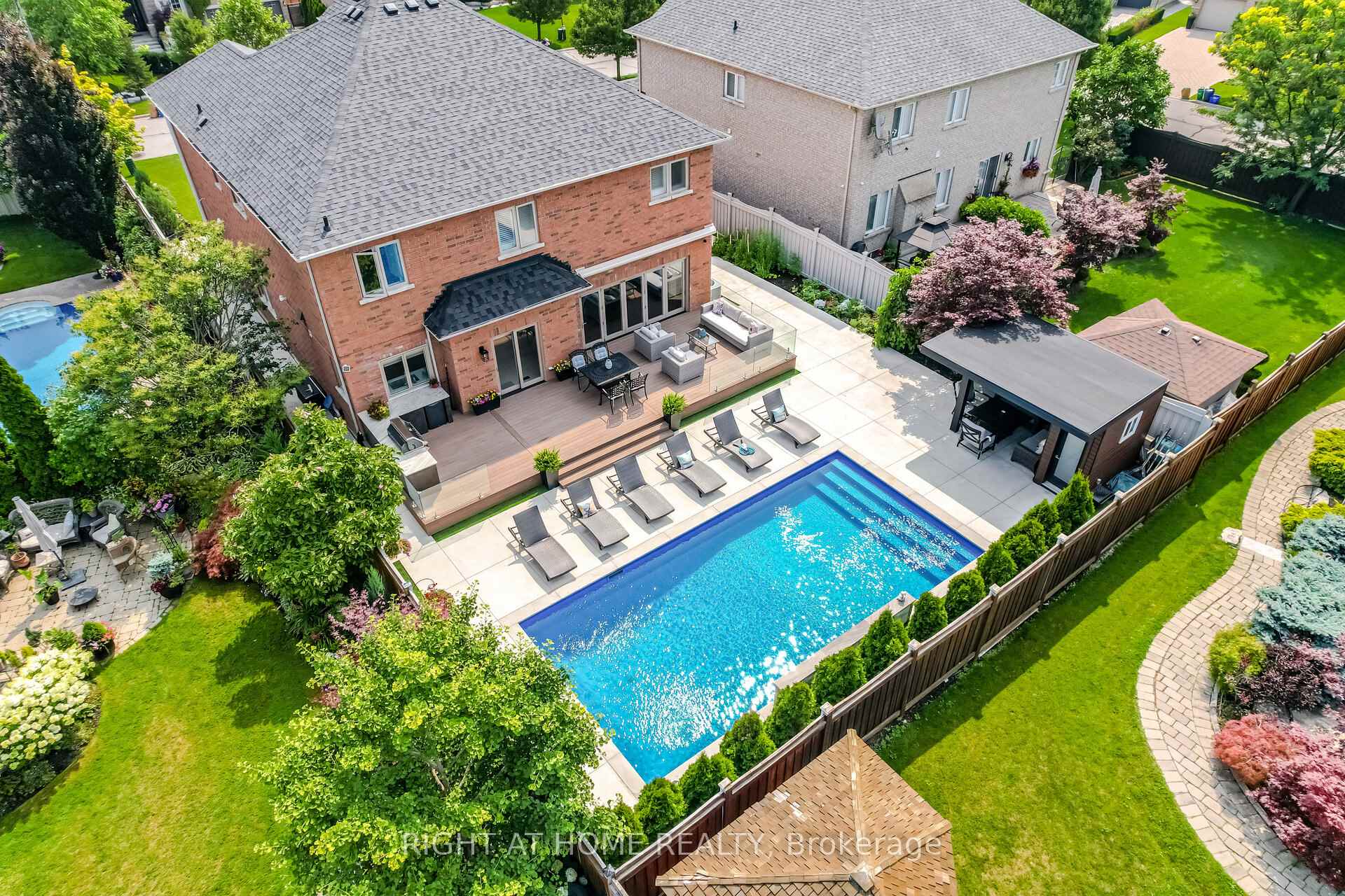 Photo 38 of 110 Green Manor Crescent, Vaughan, East Woodbridge — HOMEH