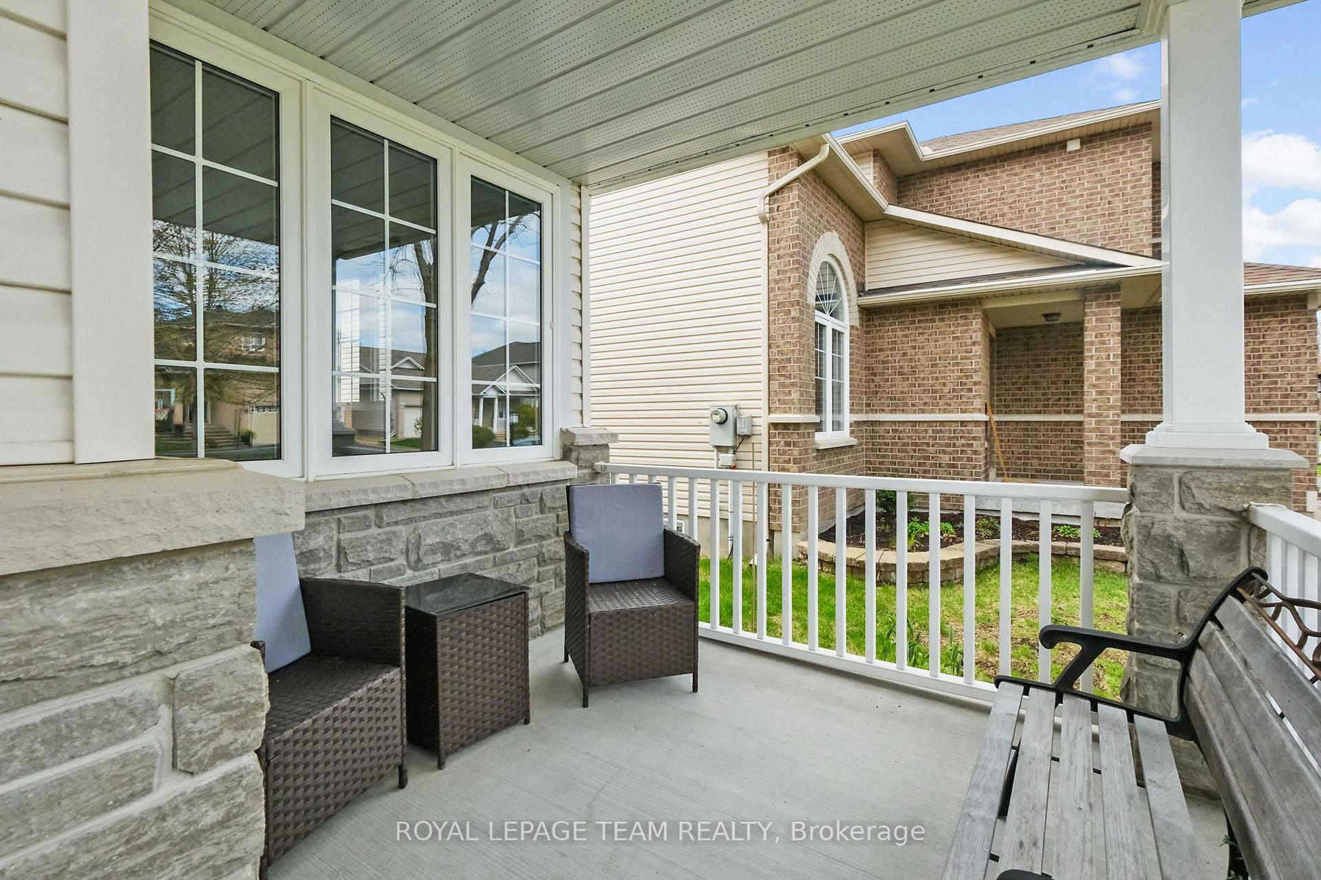 Photo 10 of 126 Arrowwood Drive, Ottawa, Stittsville (South) — HOMEH