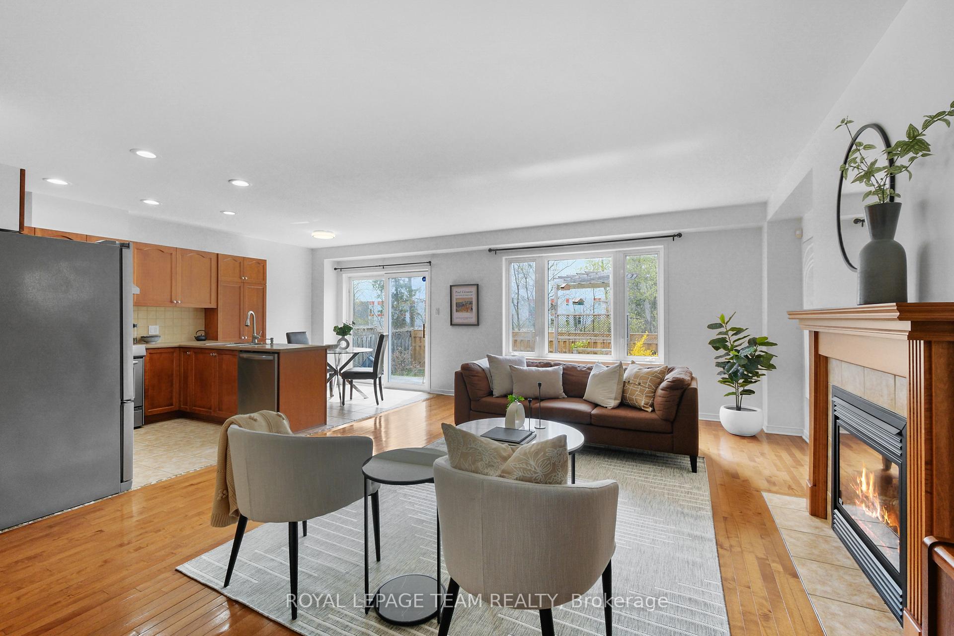 Photo 32 of 126 Arrowwood Drive, Ottawa, Stittsville (South) — HOMEH