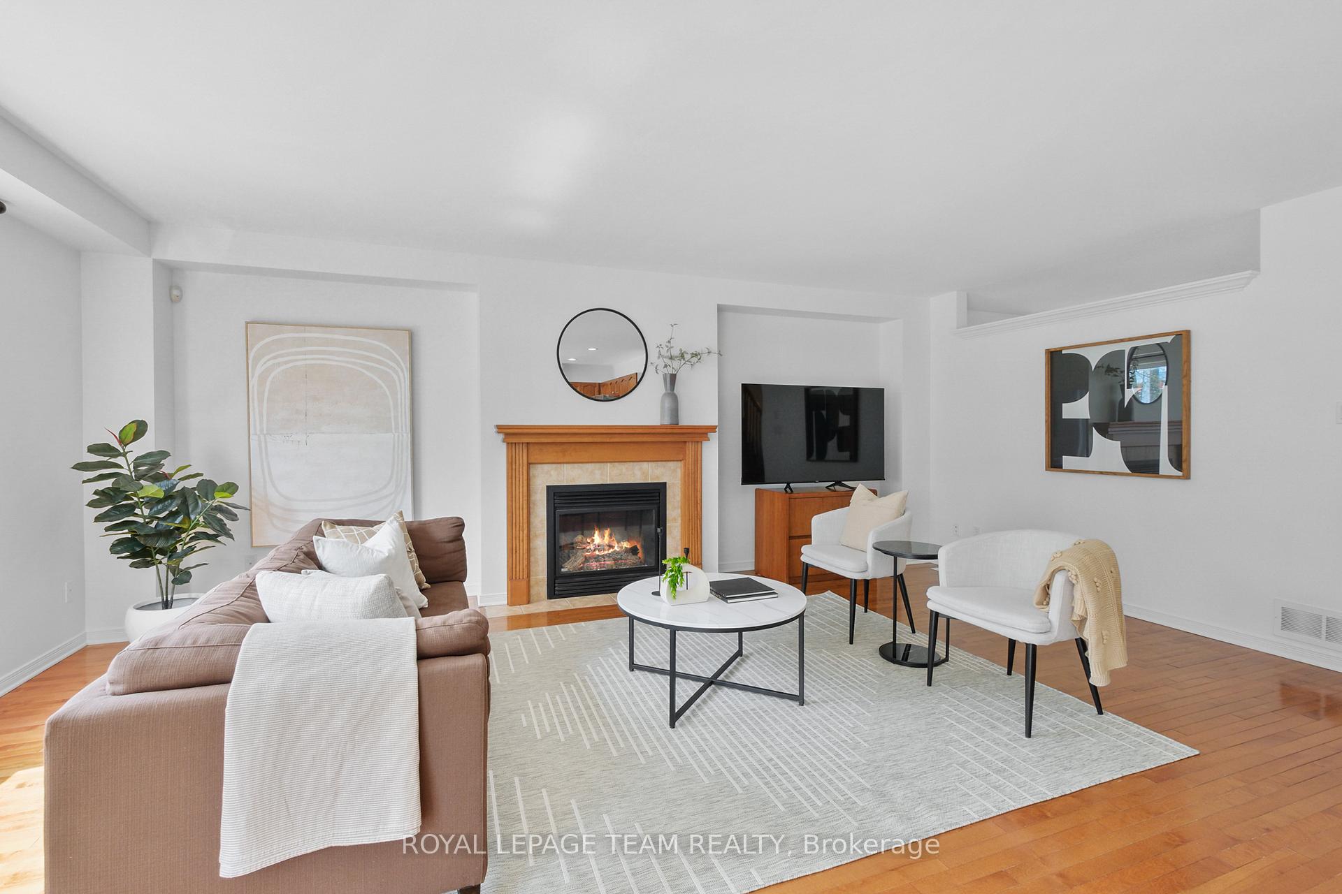 Photo 15 of 126 Arrowwood Drive, Ottawa, Stittsville (South) — HOMEH