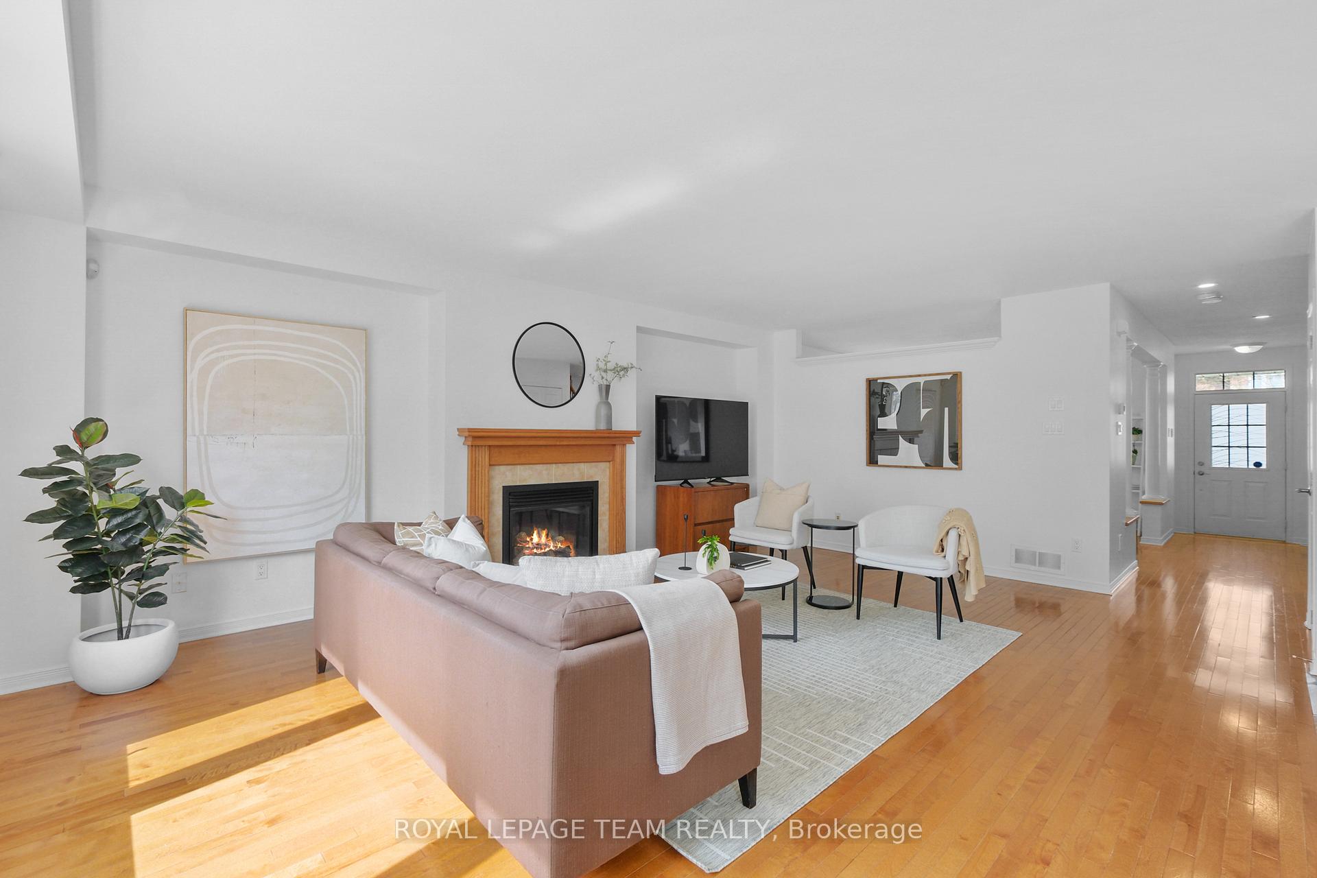 Photo 6 of 126 Arrowwood Drive, Ottawa, Stittsville (South) — HOMEH