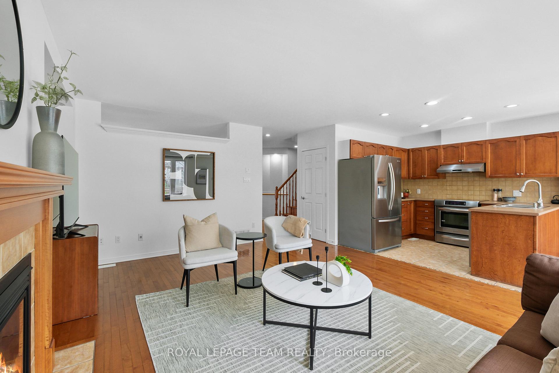 Photo 9 of 126 Arrowwood Drive, Ottawa, Stittsville (South) — HOMEH