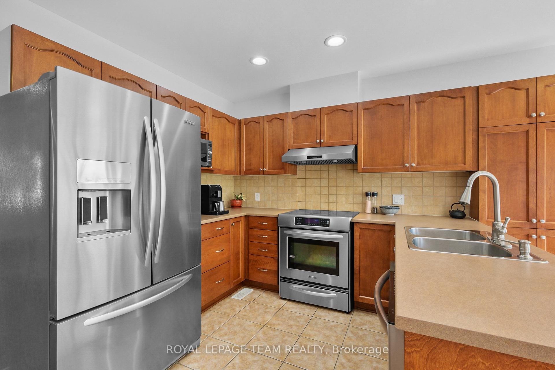 Photo 12 of 126 Arrowwood Drive, Ottawa, Stittsville (South) — HOMEH