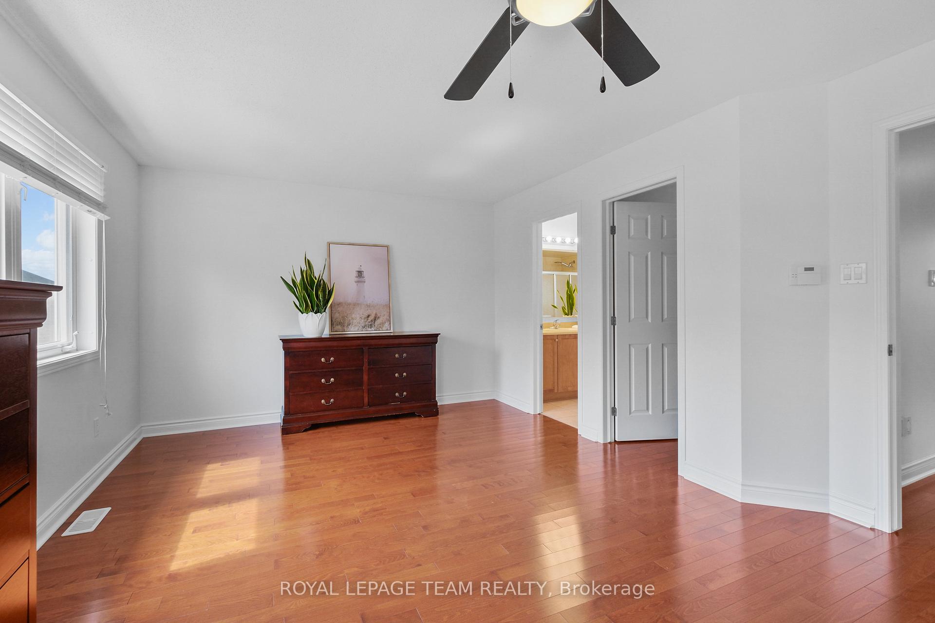 Photo 17 of 126 Arrowwood Drive, Ottawa, Stittsville (South) — HOMEH