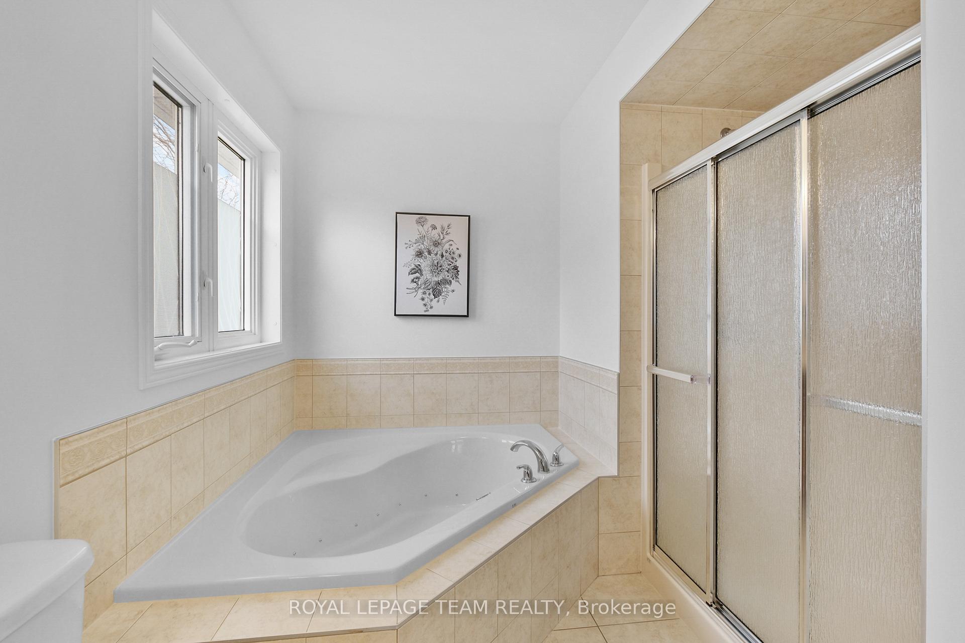 Photo 25 of 126 Arrowwood Drive, Ottawa, Stittsville (South) — HOMEH